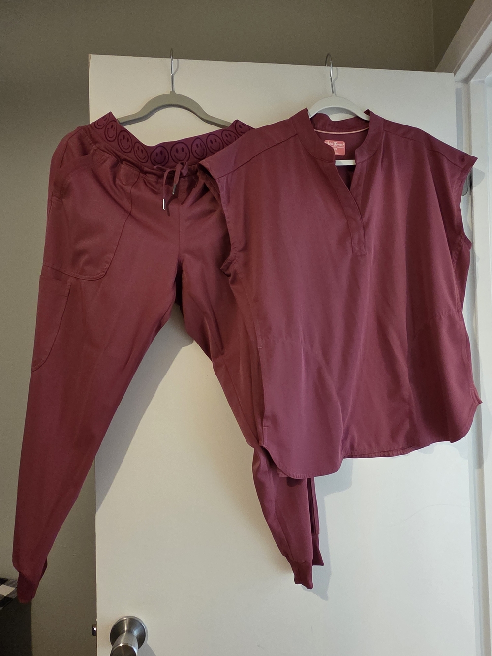 Ava Therese Jogger Petite Scrub Set